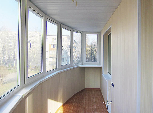 Замена холодного остекления на балконе на теплое Климовск