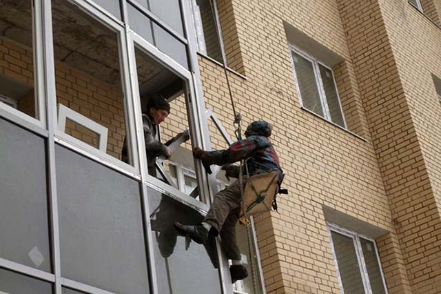 Установка остекление балконов: продажа и установка окон Климовск