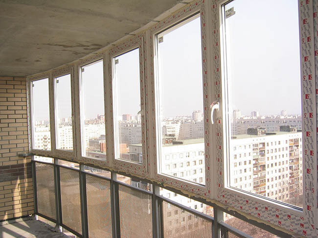 Недорогое остекление общего балкона Климовск